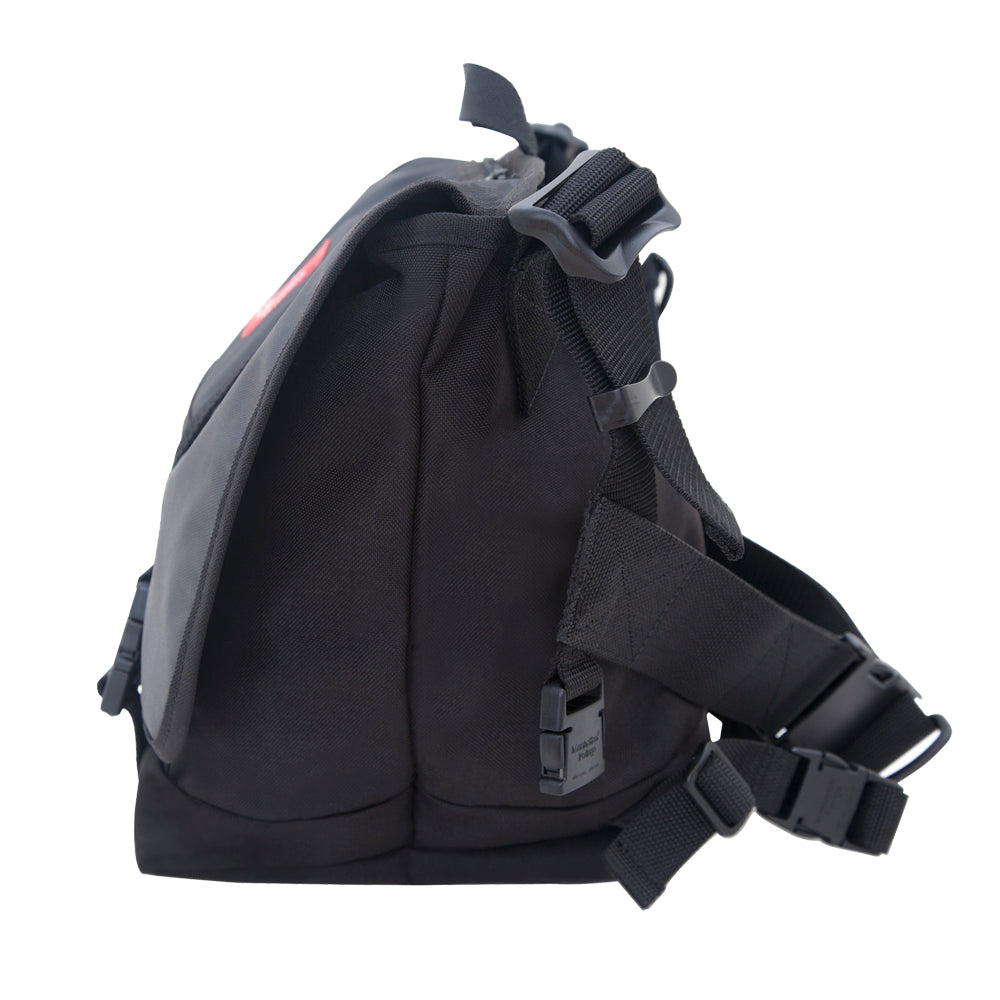 NY Minute Messenger Bag(LG) Black - Manhattan Portage