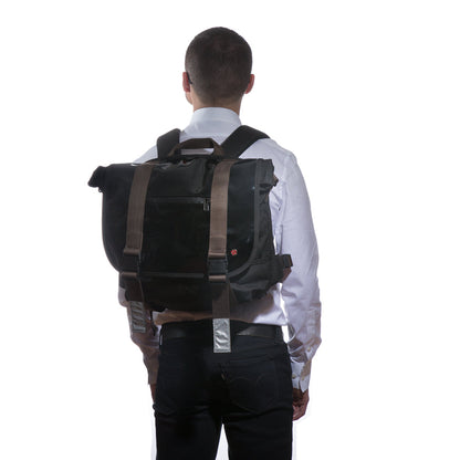 Lorimer Enamel Messenger Bag (M) Black - Manhattan Portage
