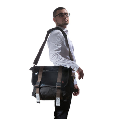 Lorimer Enamel Messenger Bag (M) Black - Manhattan Portage