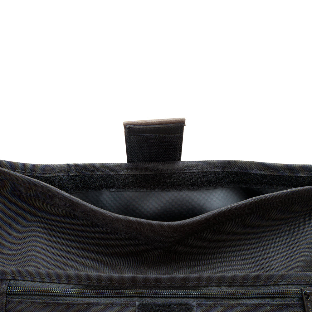 Lorimer Matt Vinyl Messenger Bag(M) Red - Manhattan Portage