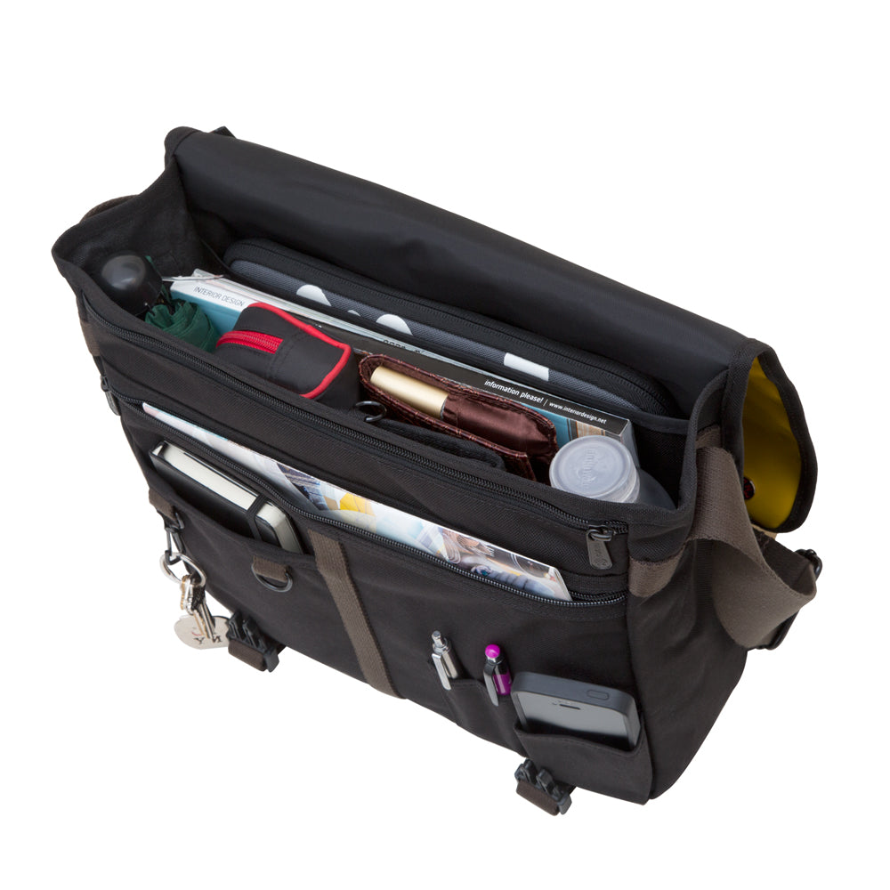 Metropolitan Enamel DJ Bag (M) Red - Manhattan Portage